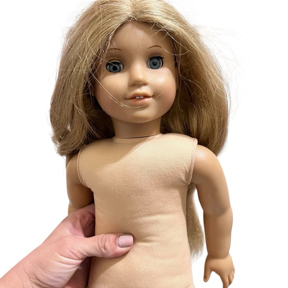 American Girl Doll Julie 2008 - Picture 2 of 9